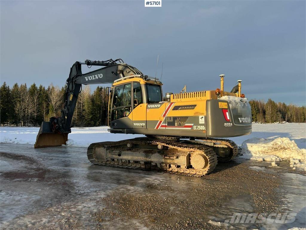 Volvo EC250DL Bandgrävare