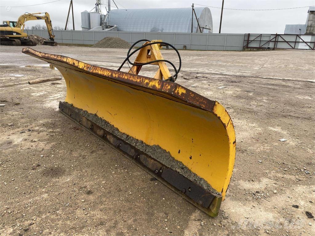  Bassi 2.70 m Snöblad och plogar