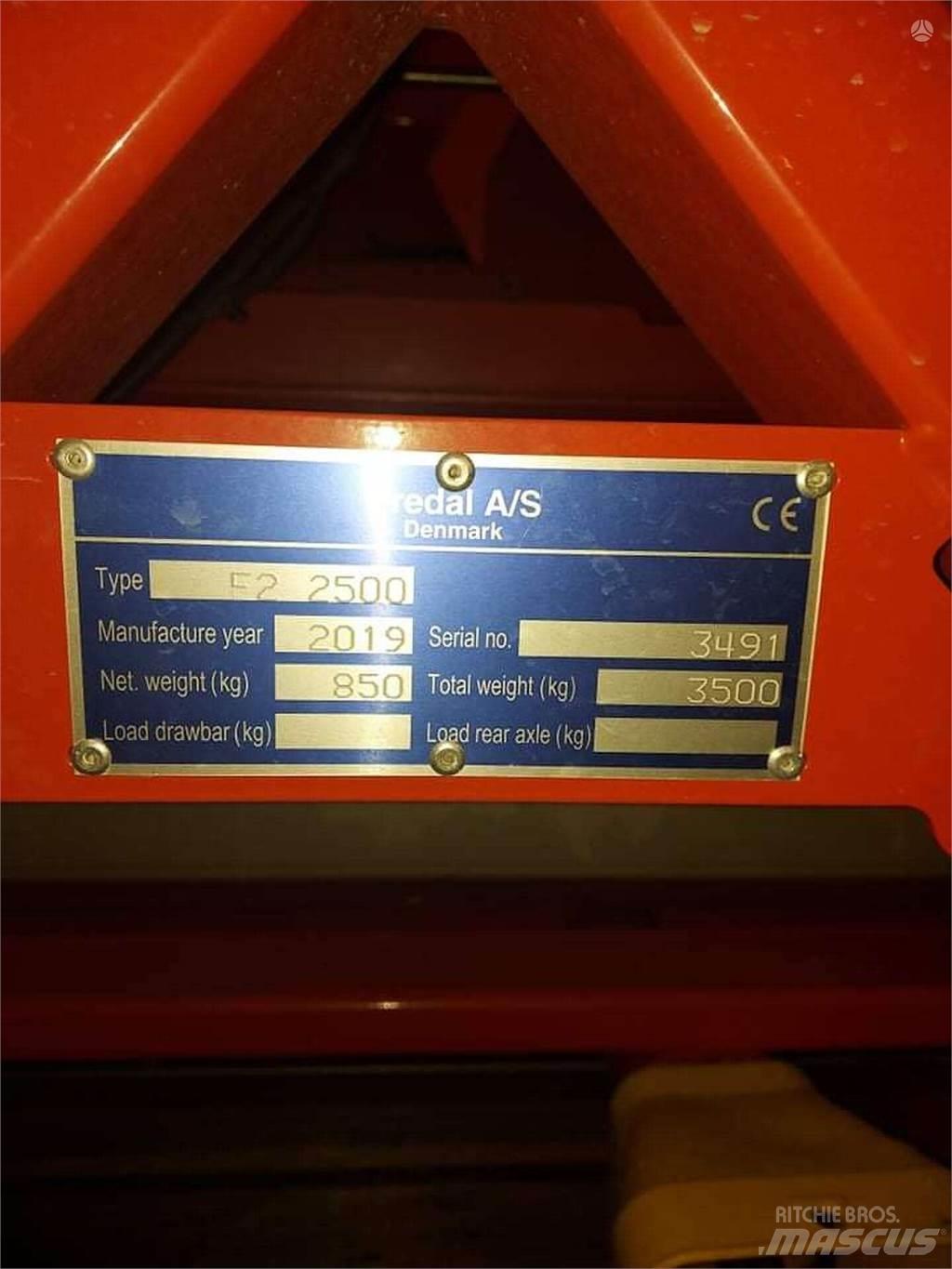 Bredal F2 2500 Mineralgödselspridare