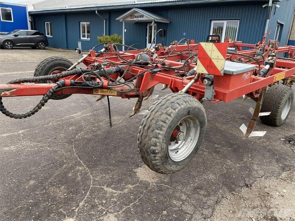 Brix Titan 11/ 300 Sladdar