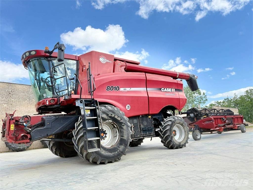 Case IH 8010 Skördetröskor