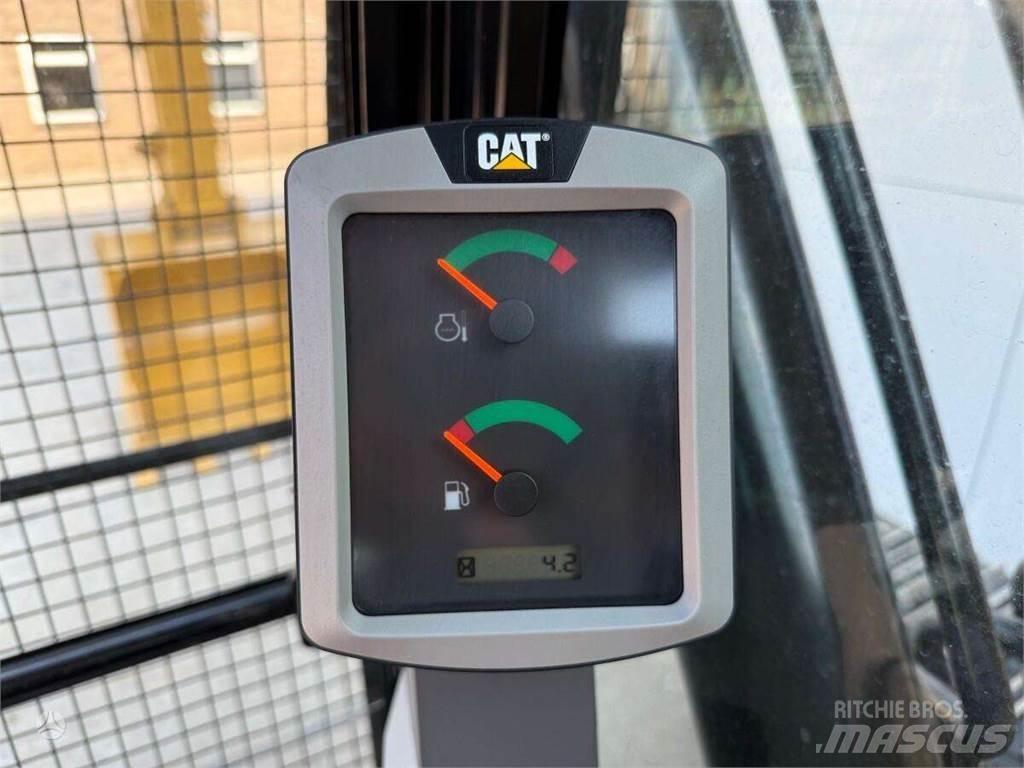 CAT 320D3 Bandgrävare
