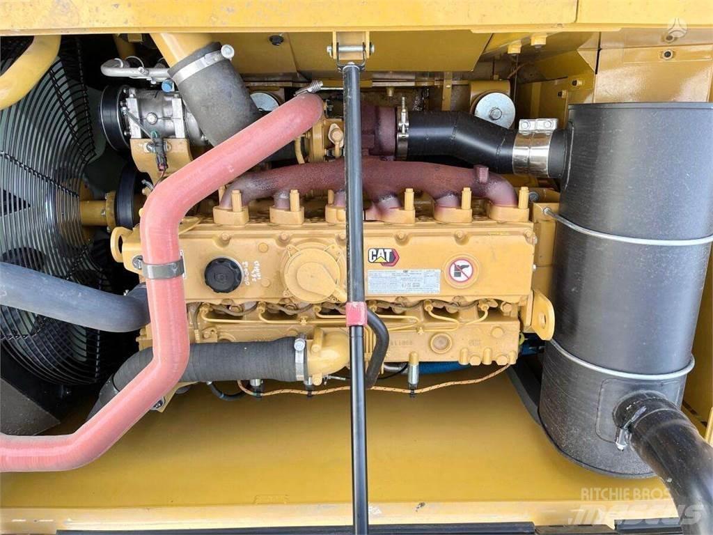 CAT 323D3 Bandgrävare