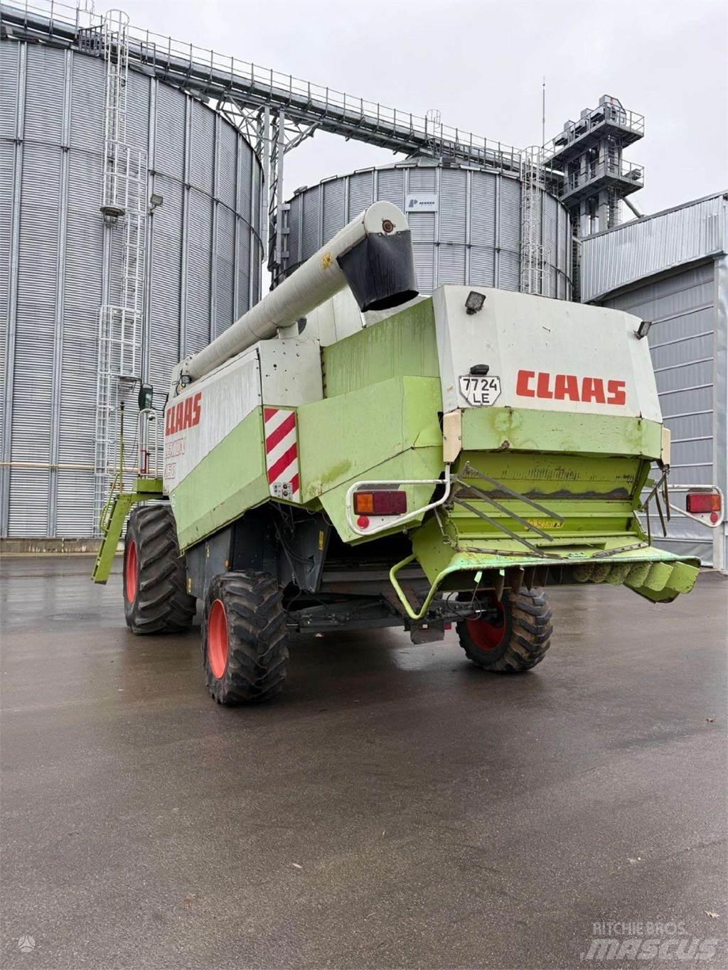 CLAAS LEXION 460 Skördetröskor