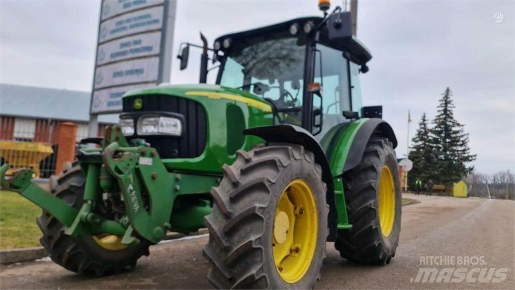 John Deere 5820 Traktorer