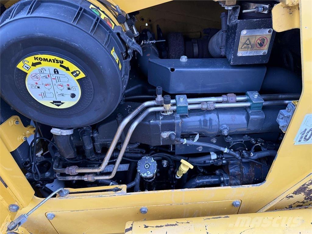 Komatsu D51PX-22 Bandschaktare