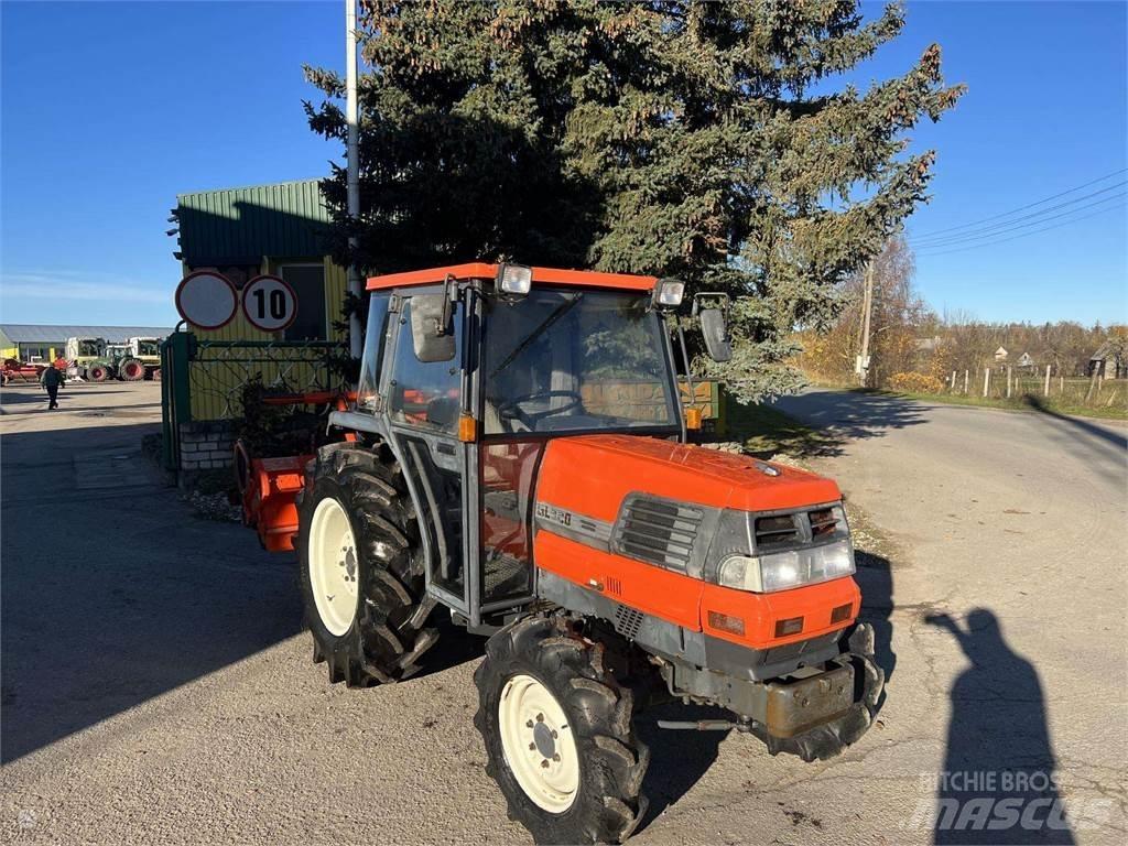 Kubota GL320 Traktorer