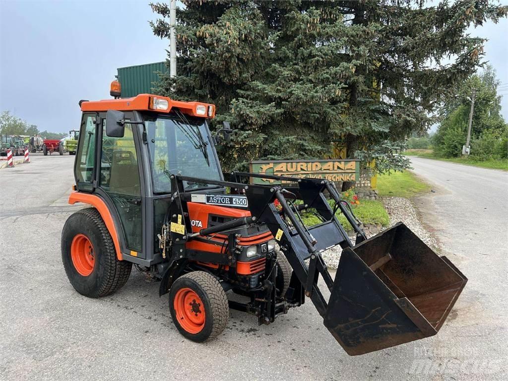 Kubota ST-30 Traktorer