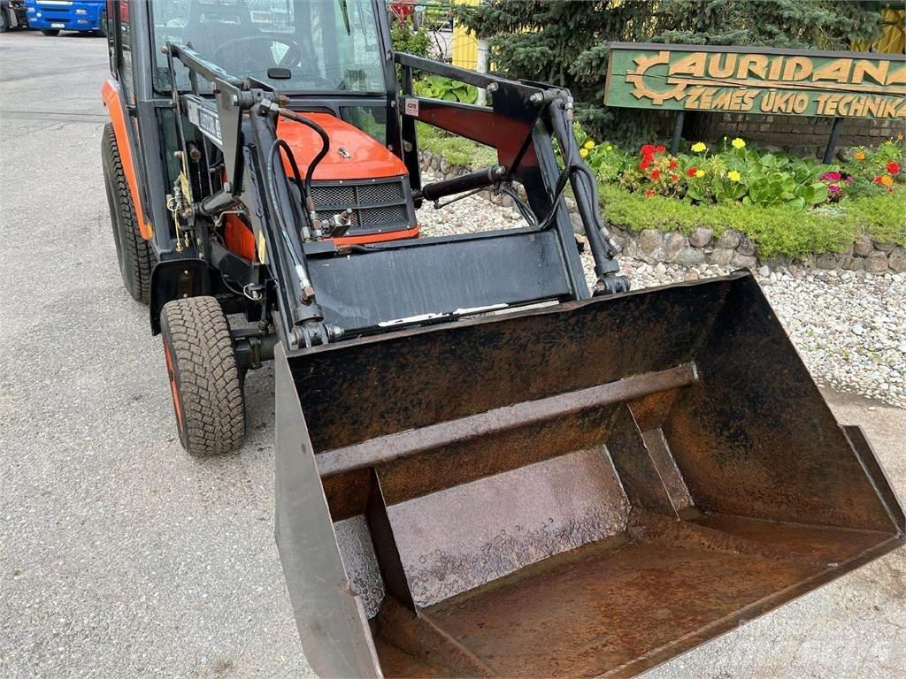 Kubota ST-30 Traktorer