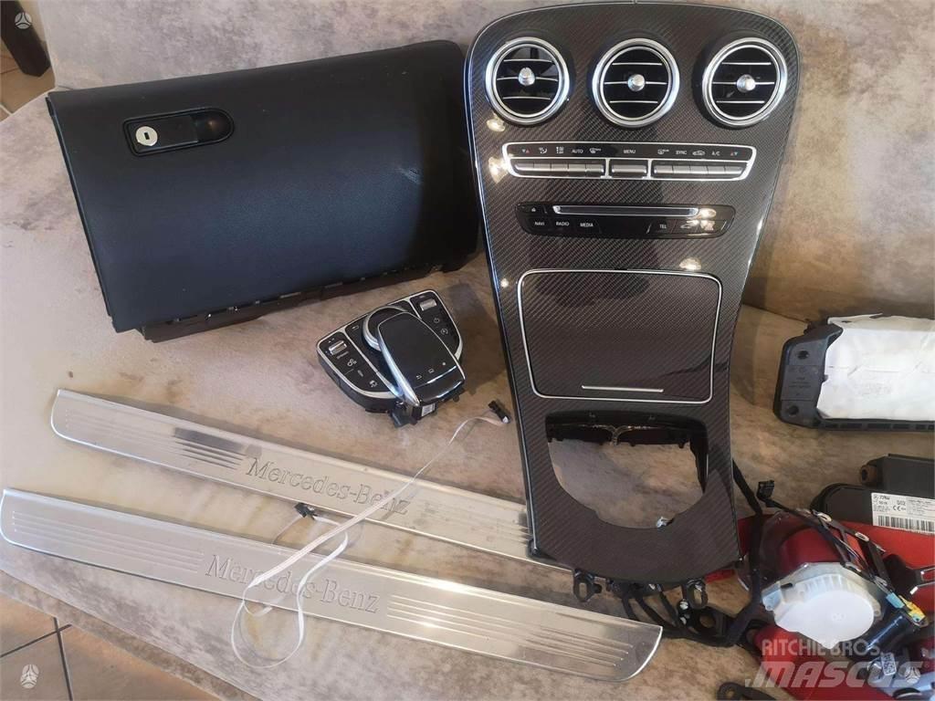 Mercedes-Benz  Entreprenad - Övrigt