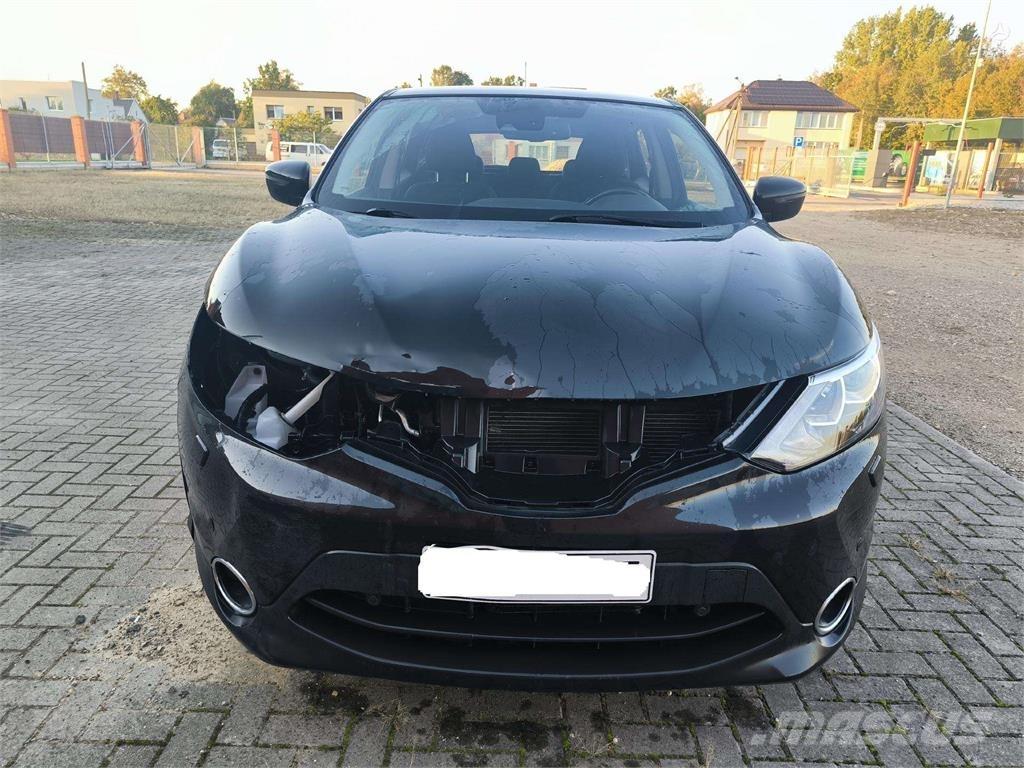 Nissan  Personbilar