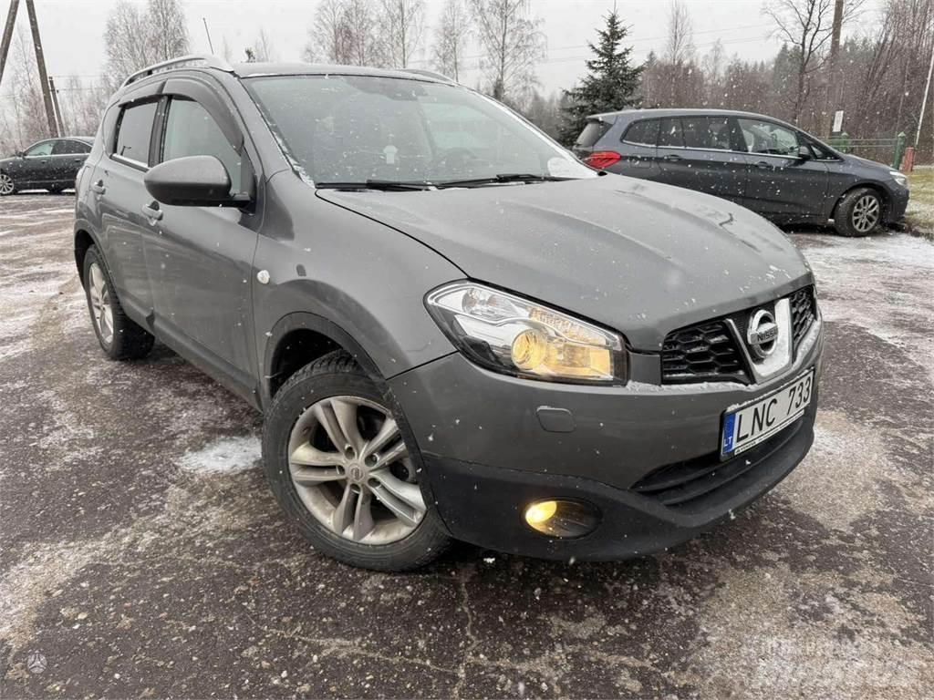 Nissan  Personbilar
