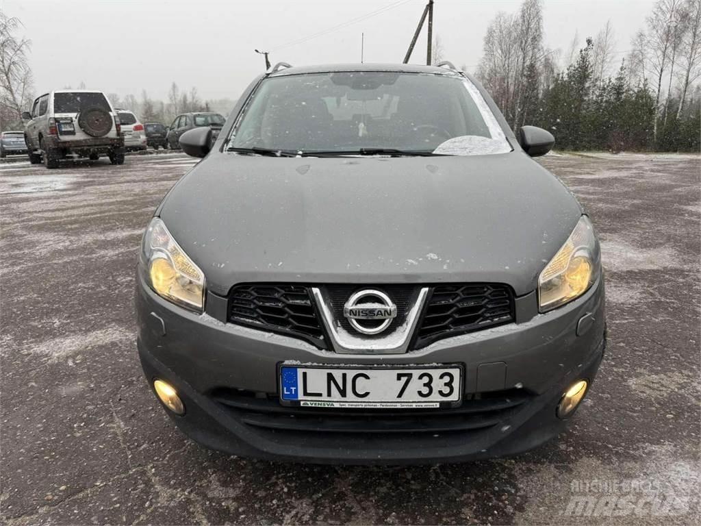 Nissan  Personbilar