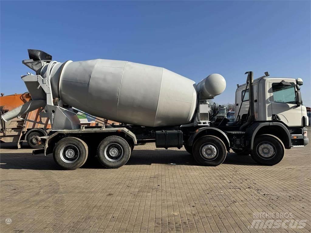 Scania P124 8x4 Cementbil