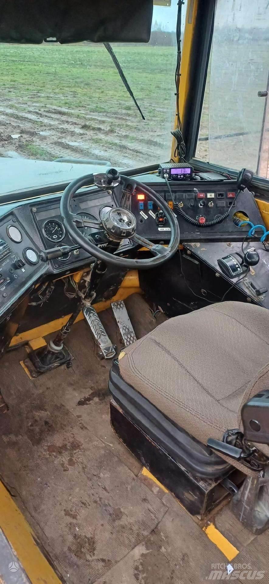 Volvo A25C Midjestyrd dumper