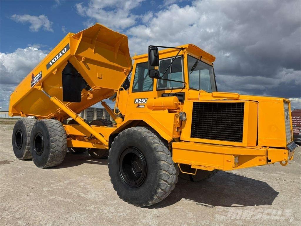 Volvo A25C Midjestyrd dumper