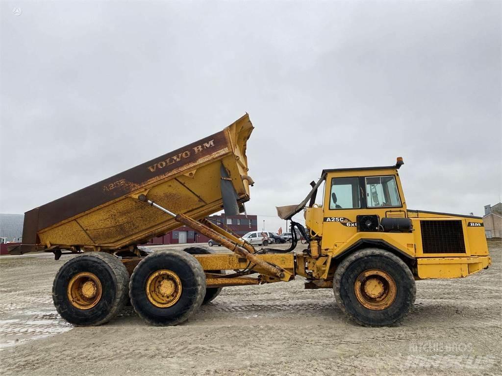 Volvo A25C , Nr.2 Midjestyrd dumper
