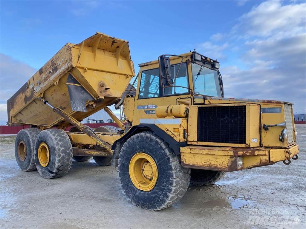 Volvo A25C , Nr.4 Midjestyrd dumper