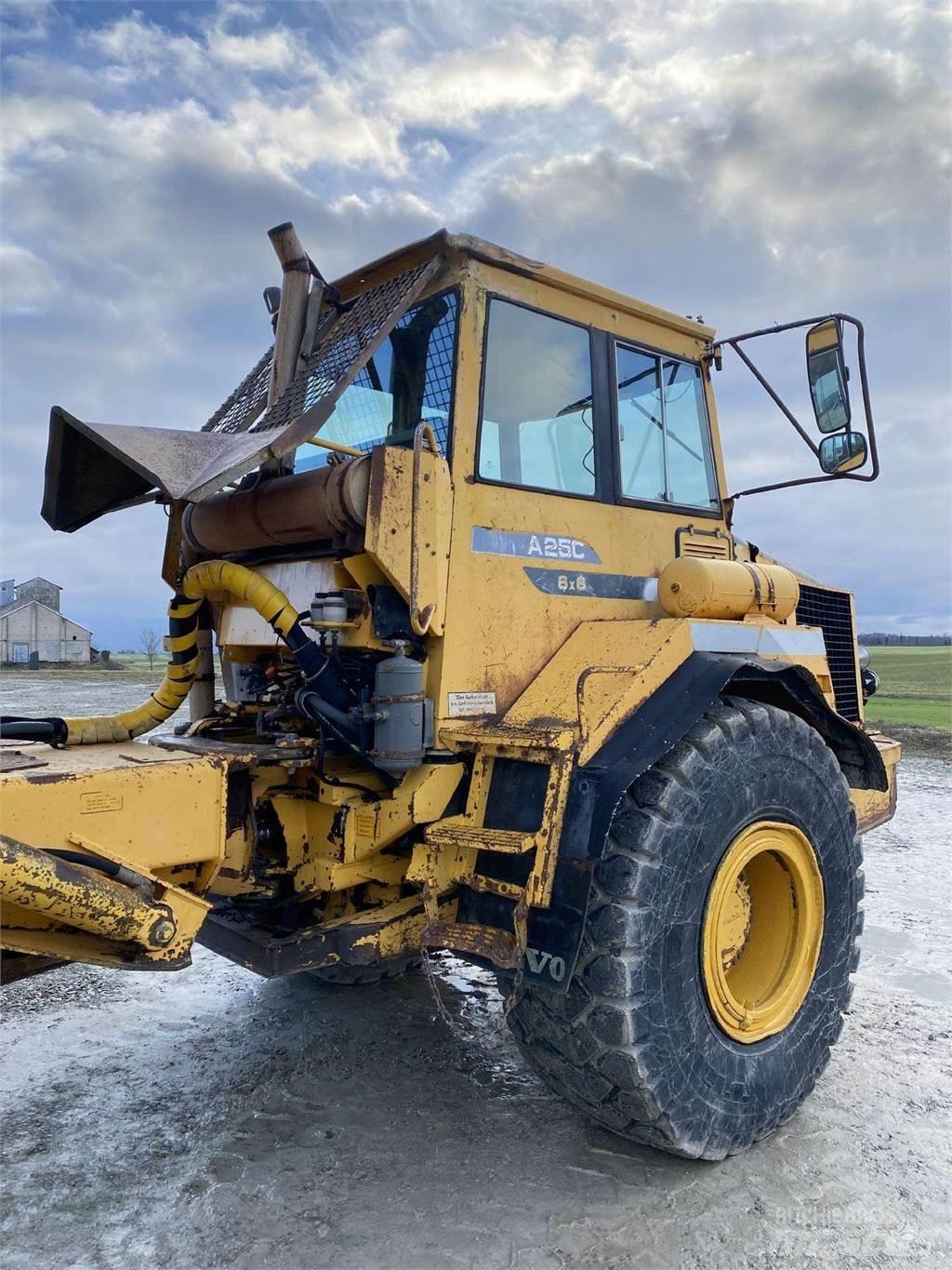 Volvo A25C , Nr.4 Midjestyrd dumper