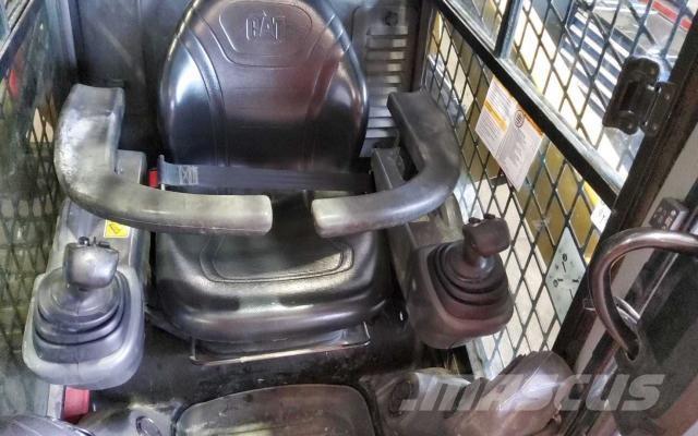 CAT 226D3 Hjullastare