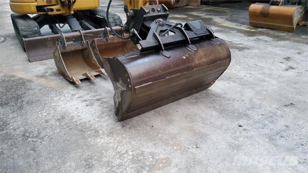 CAT 303.5E CR Minigrävare < 7t