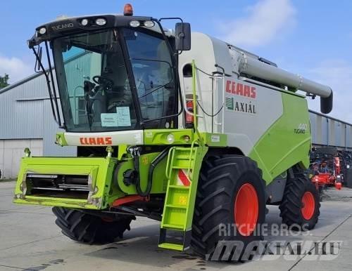 CLAAS Tucano 440 Skördetröskor