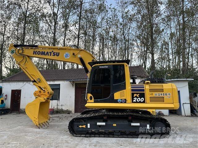 Komatsu PC200-8 Bandgrävare