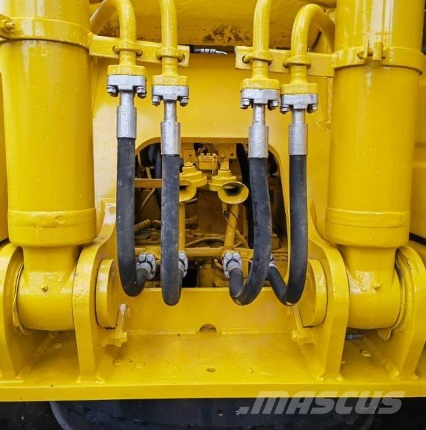 Komatsu PC220-8 Bandgrävare