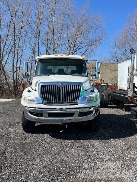 International 4400 Flakbilar