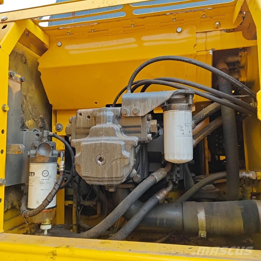 Komatsu PC 240 LC-8 Bandgrävare