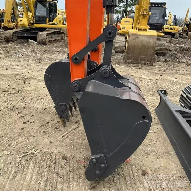 Doosan DX 80 Midigrävmaskiner 7t - 12t