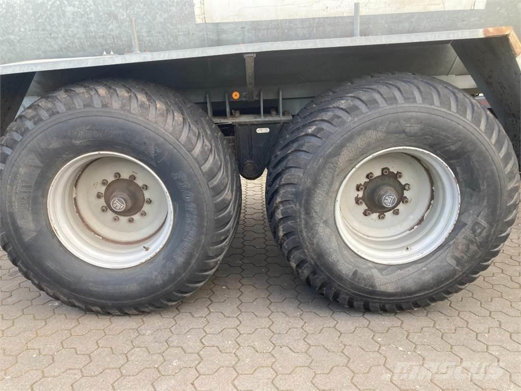 Kotte VT 14000 Fast- och kletgödselspridare
