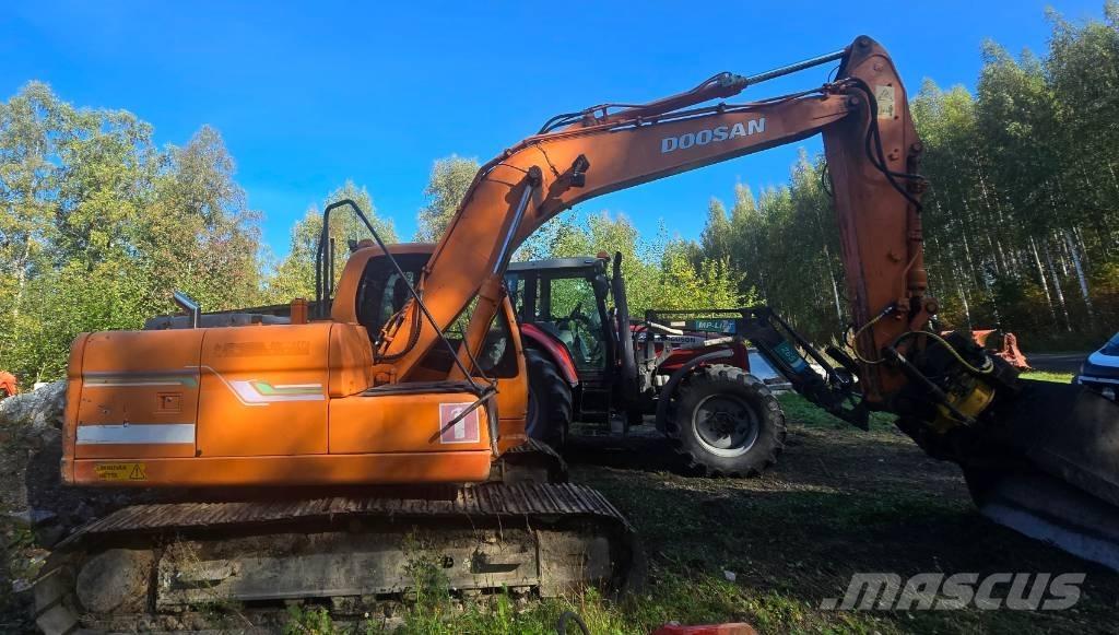 Doosan DX 140 LC Bandgrävare