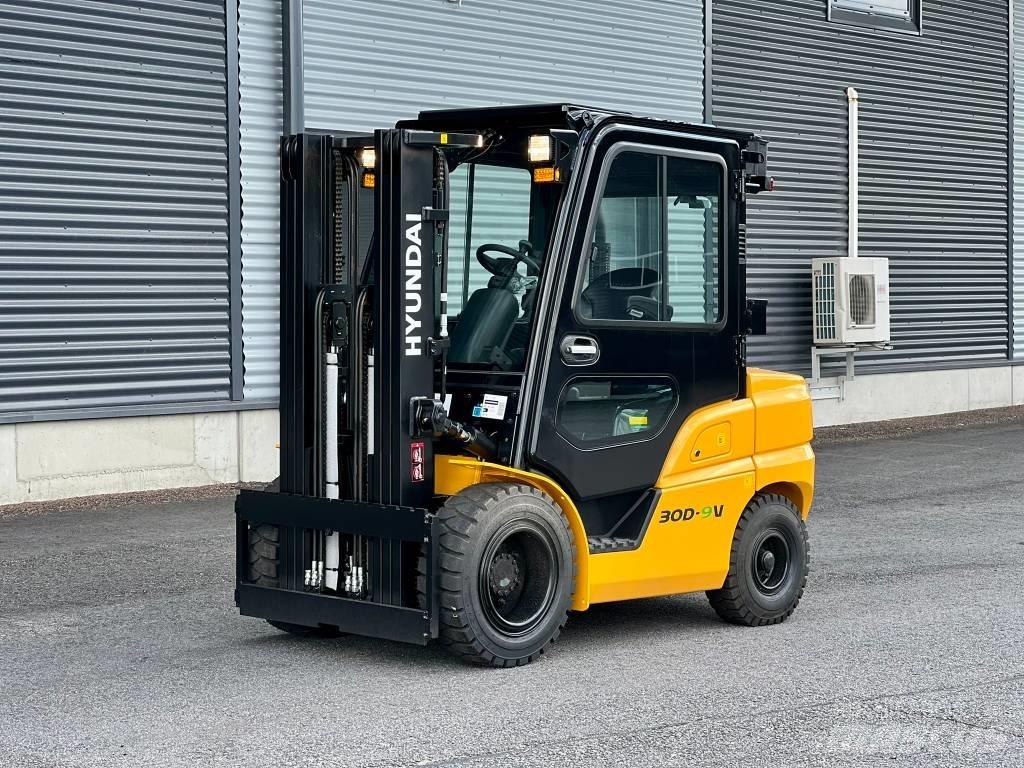 Hyundai 30D-9V Dieselmotviktstruckar