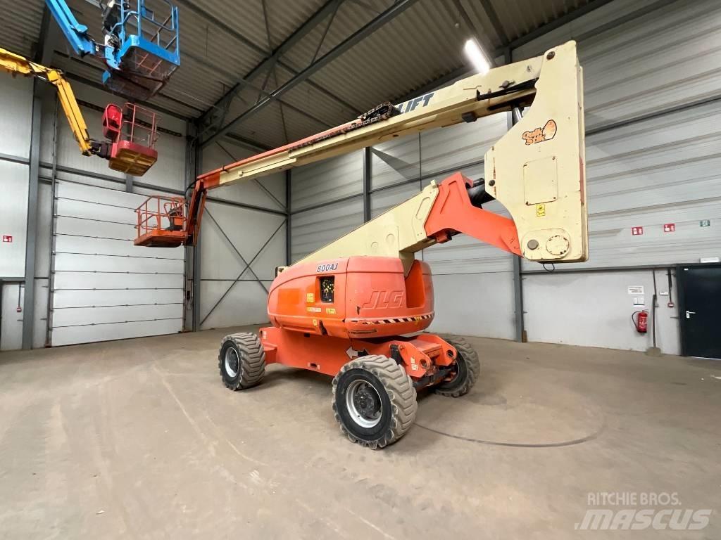 JLG 800 AJ Bomliftar