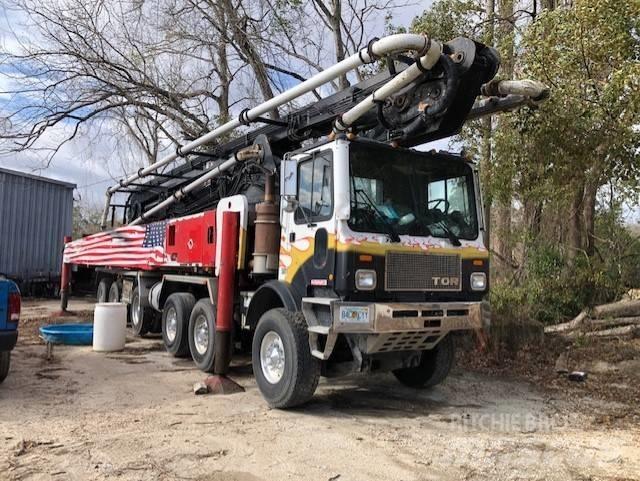 TOR T-63120 Lastbilar med betongpump