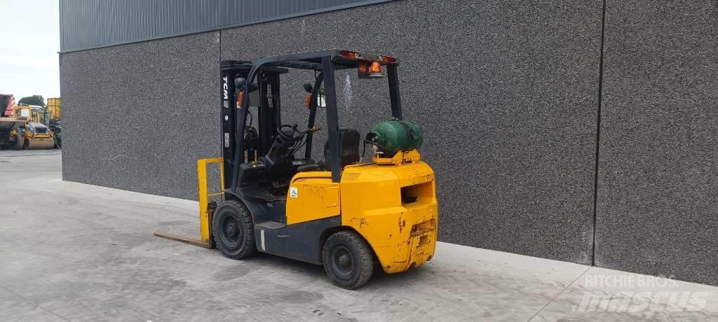 TCM FHG 25 T3 Gasolmotviktstruckar