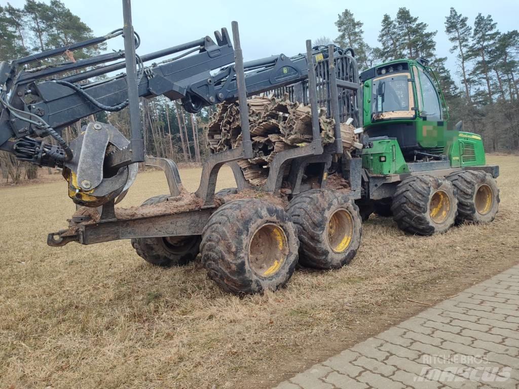 John Deere 1010 E Skotare