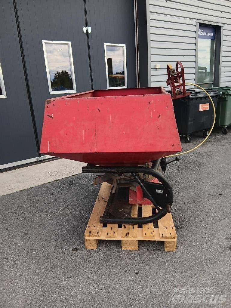 YLÖ Viska 800 Mineralgödselspridare