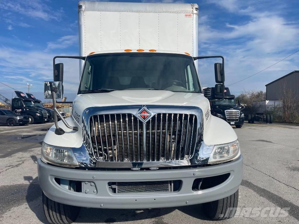 International 4300 Skåpbilar