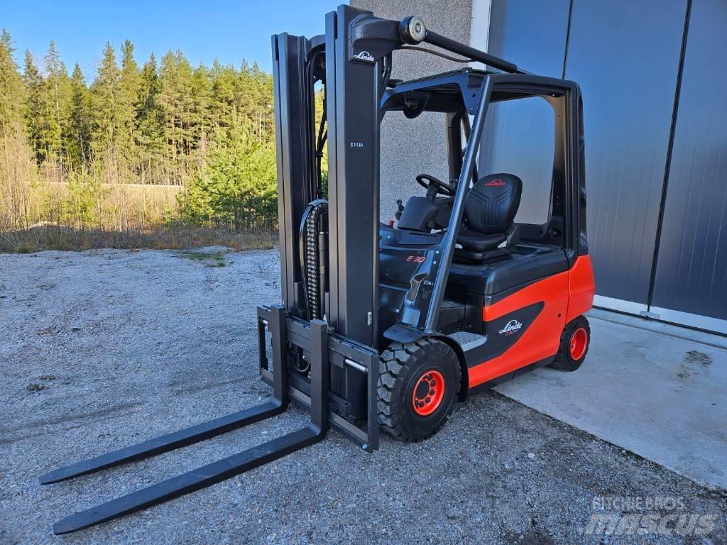 Linde E30-01 Elmotviktstruckar
