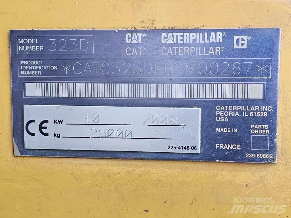 CAT 323 D L Bandgrävare