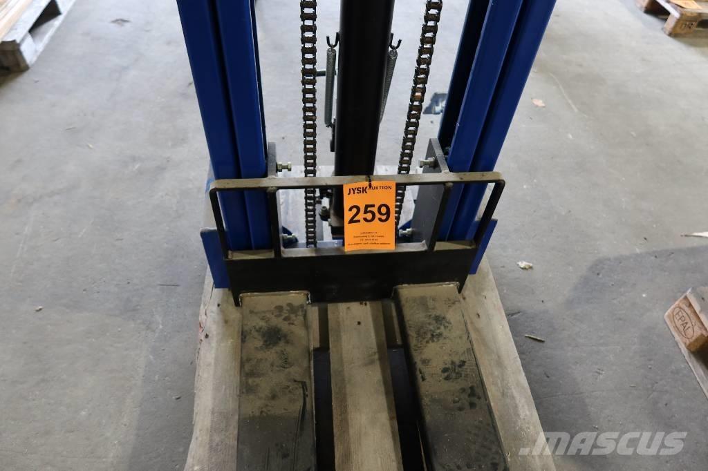 NH SFH1025 Manuella pallstaplare