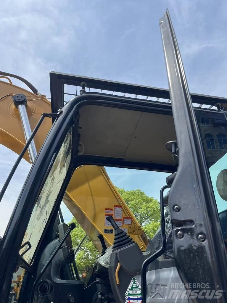 CAT 325 D Bandgrävare