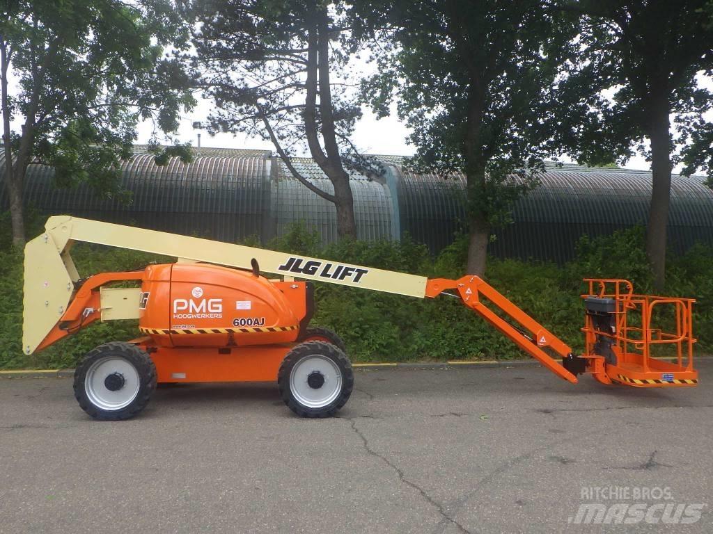 JLG 600AJ Bomliftar