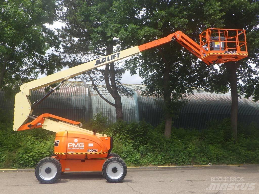 JLG 600AJ Bomliftar