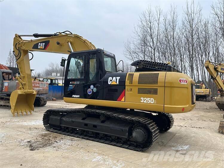CAT 325D2 Bandgrävare