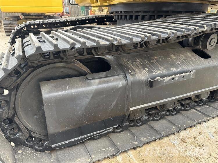CAT 325D2 Bandgrävare