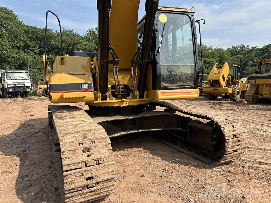 CAT 330 B L Bandgrävare