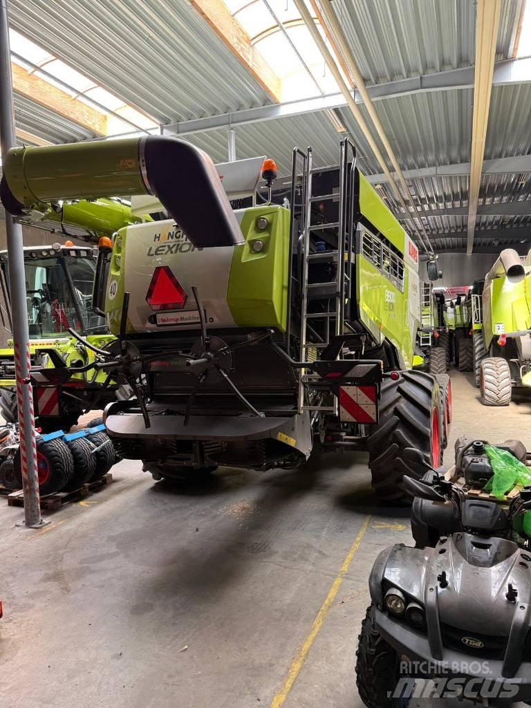 CLAAS Lexion 8900 TT Skördetröskor